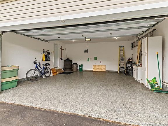 2nd image of 11 Desrosiers St