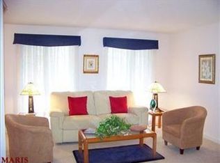 832 La Bonne Pkwy, Ballwin, MO