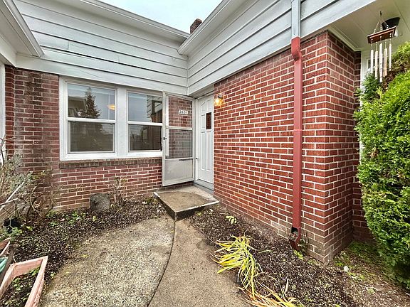3rd image of 2625-2639 SE Main St #2631