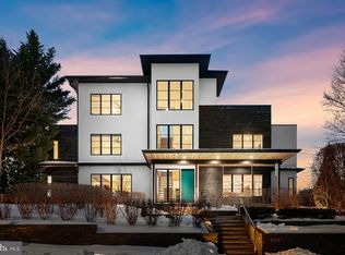 2318 N Richmond St, Arlington, VA 22207