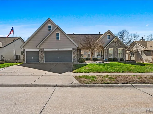 2326 Silver Lake Estates Dr, Pacific, MO 63069