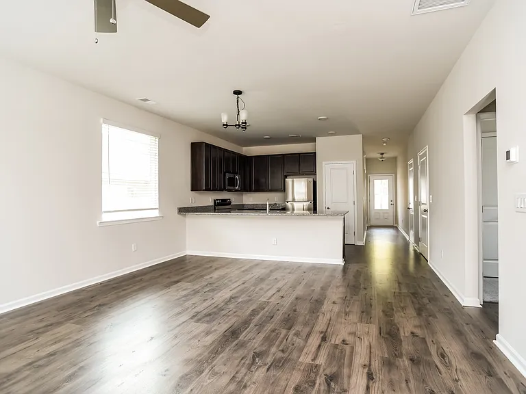 1307 Warrens Way — Photo 6