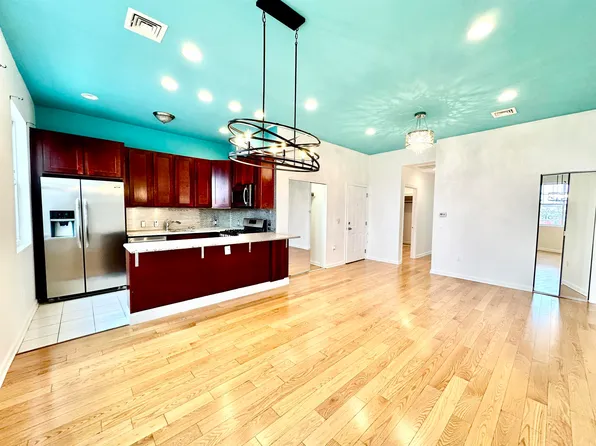 606 Kennedy Boulevard image 1 of 14