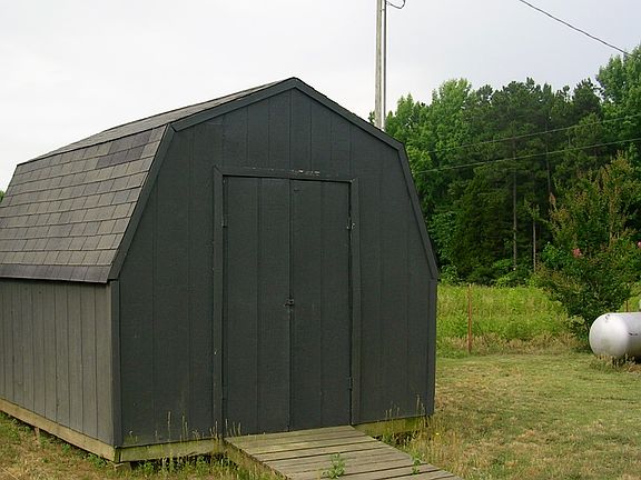 10X12 building with ramp