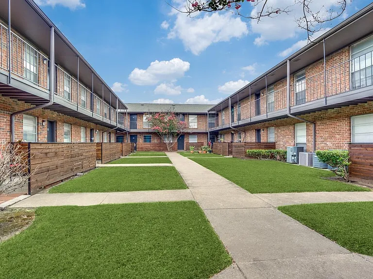 Highland Terrace — Photo 2