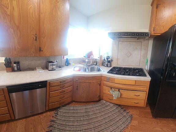3rd image of 385 Chaplin Ln