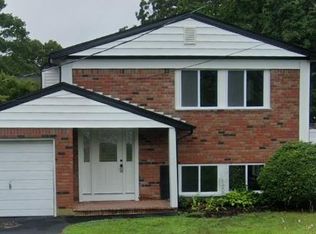 108 Dorchester Rd, Ronkonkoma, NY 11779
