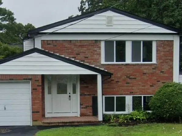 108 Dorchester Road, Lake Ronkonkoma, NY 11779
