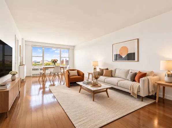 370 Ocean Parkway image 1 of 9