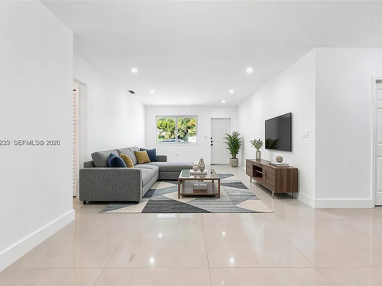 321 NW 56th Ave — Photo 11
