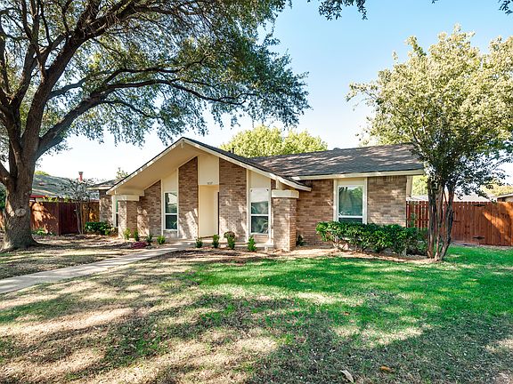 3rd image of 5037 Pemberton Ln