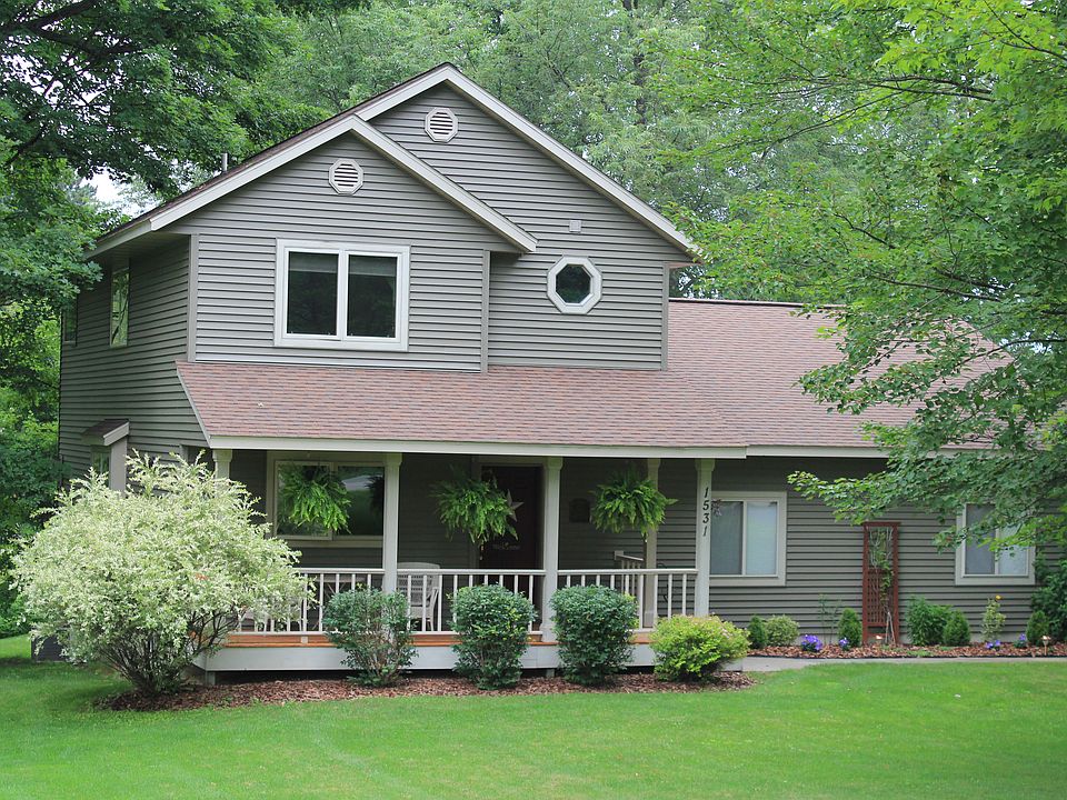 1st image of 1531 Grays Ln