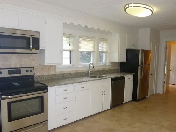 293 High St #B, Somersworth, NH 03878