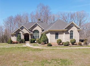 2773 Creek Point Rd, Graham, NC 27253