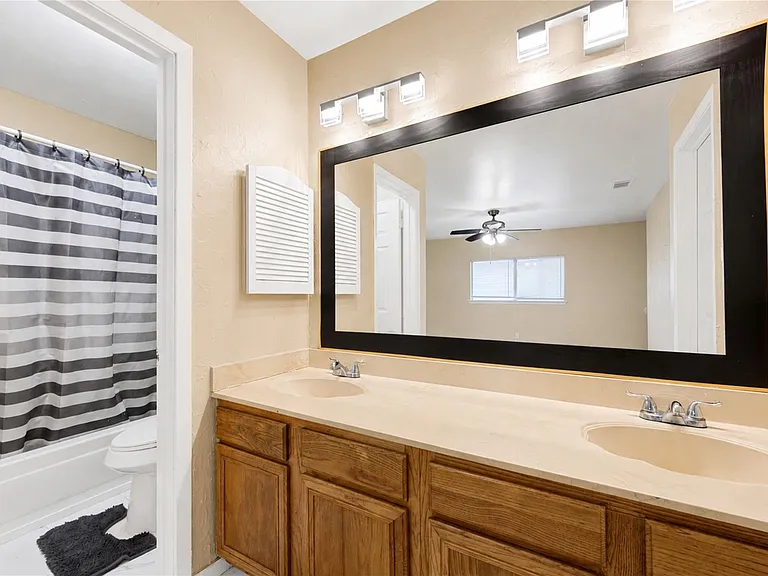 11923 Loveland Pass Dr — Photo 15