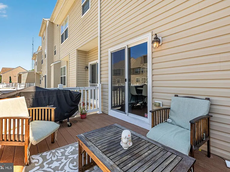121 Polo Way — Photo 41