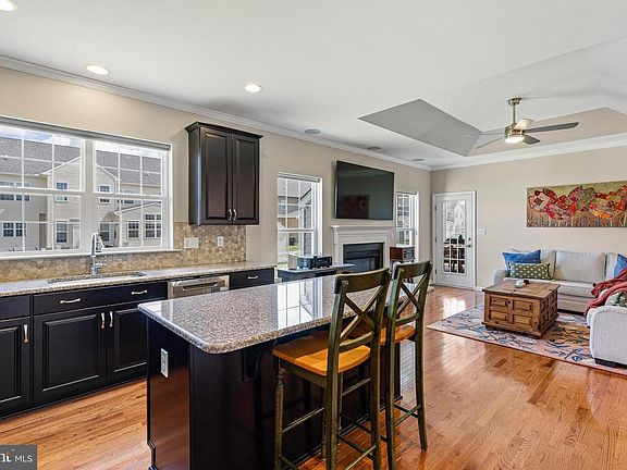 3rd image of 216 Buckeye Ln