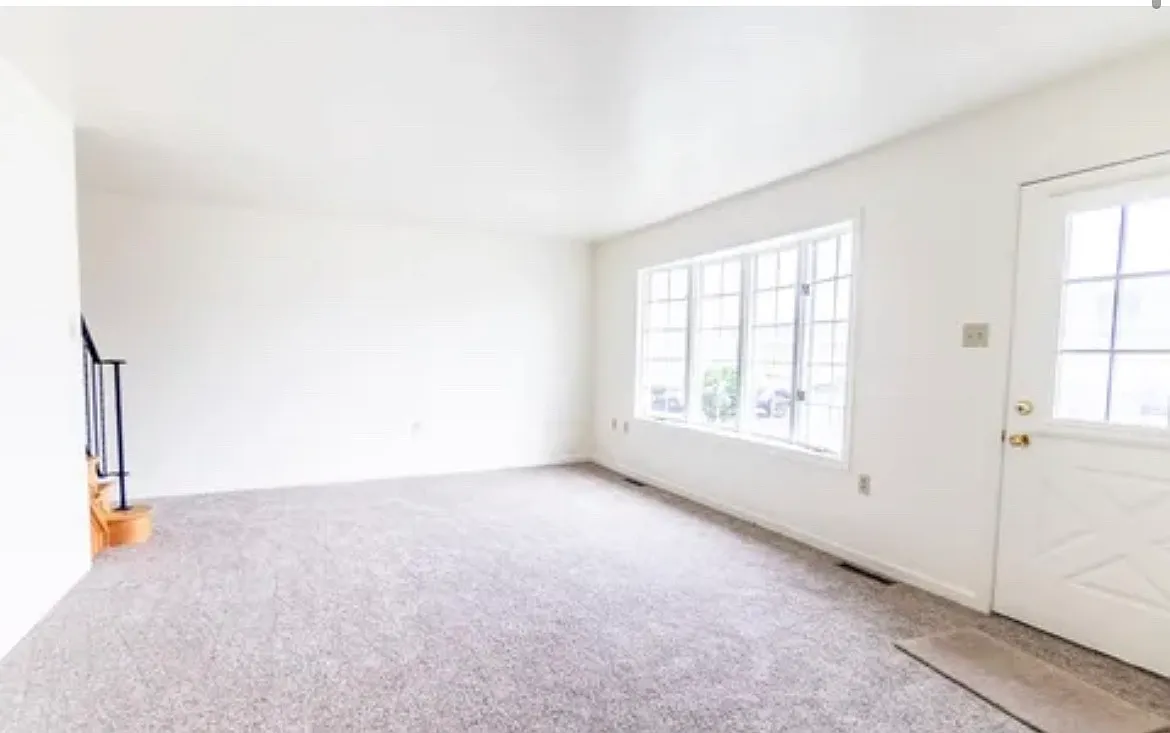2 bed, 2.5 bath, 1400 sqft, $1,650 — Photo 3