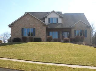 1208 Ashwood Rd, Akron, OH 44312