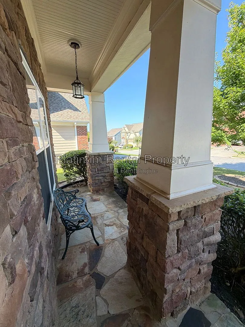 4 bed, 3.5 bath, 2928 sqft, $3,000 — Photo 3
