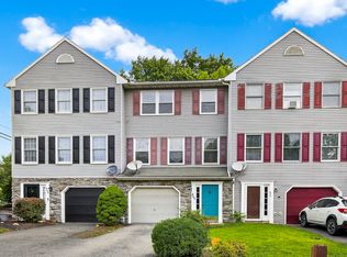 605 Emerald Dr, Lancaster, PA 17603
