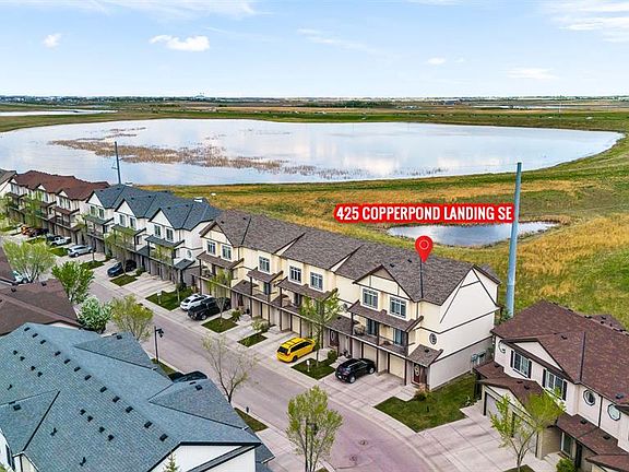 3rd image of 425 W Copperpond Lndg SE