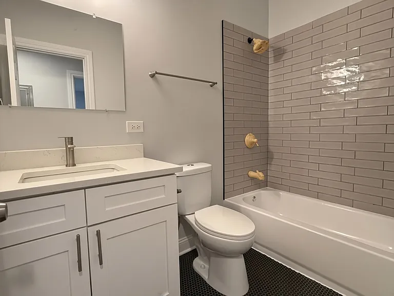 75 Pine Ave #78 — Photo 7