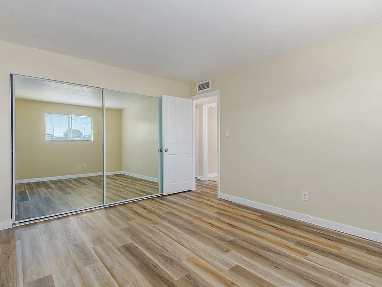 Mountain View Condos — Photo 33