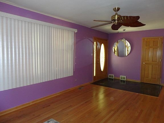 3rd image of 10526 S Stowe Ct