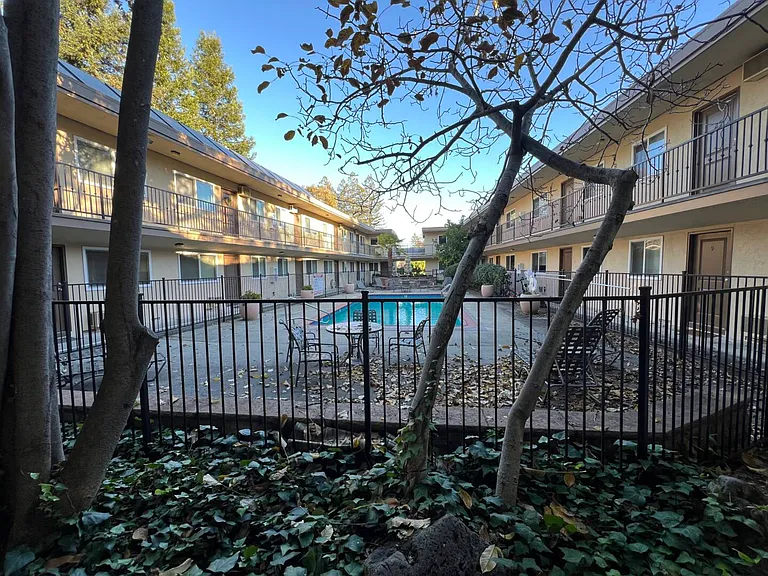 Tiffany Plaza Apartments — Photo 11
