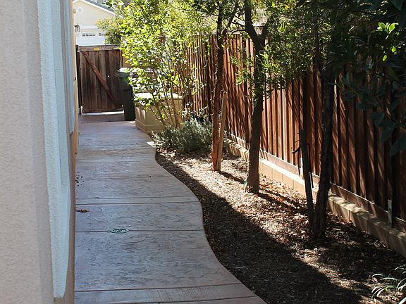 5th image of 27780 Elderberry St
