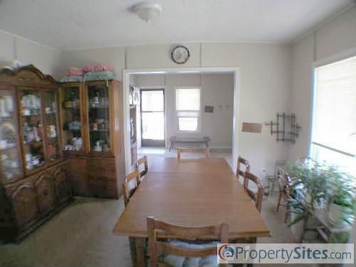 4th image of 8015 Independence Ave