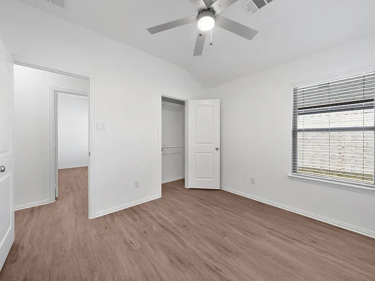 221 Fairmeade Dr — Photo 24