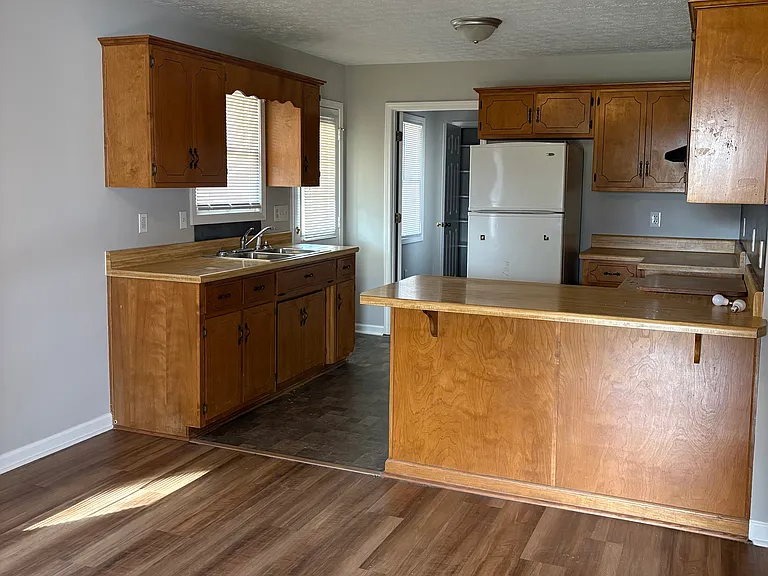 510 W Vine St — Photo 4
