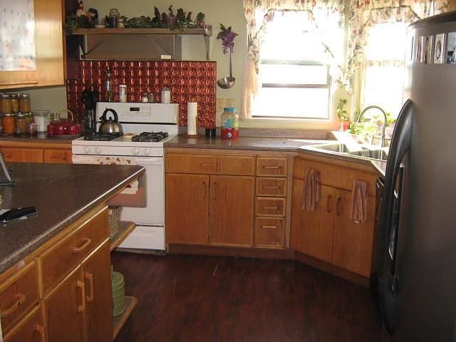2nd image of 10 Buckhorn Dr