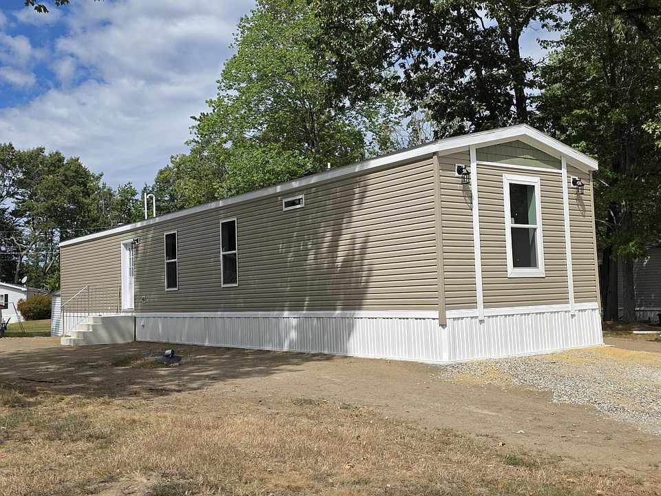 1st image of 127 Shaker Road #32