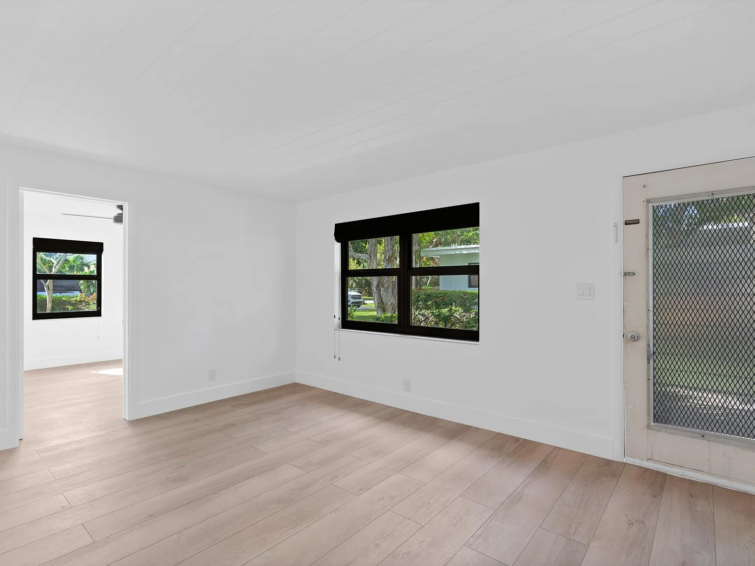 2 bed, 1.0 bath, 700 sqft, $2,450 — Photo 3