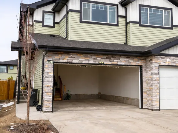 9140 Pear Dr SW, Edmonton, AB T6X 2N8