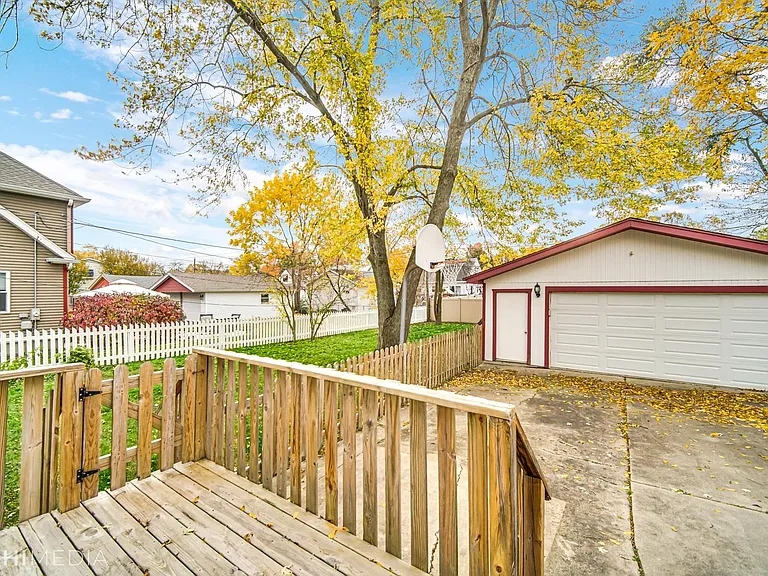 6661 Glenview Dr — Photo 22