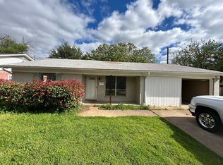 2750 Ridgewood St, Irving, TX 75062