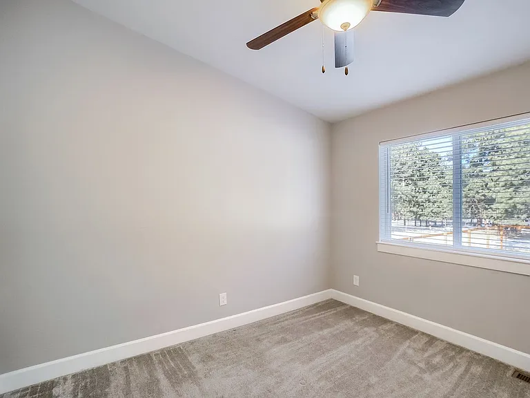 417 N West St — Photo 11