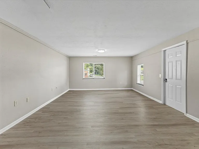 102 Bacon Rd — Photo 4