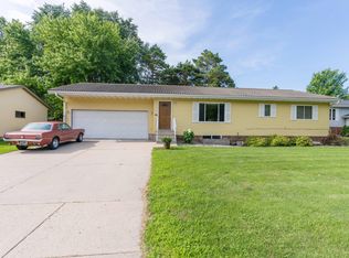 328 E 14th St, Fergus Falls, MN 56537