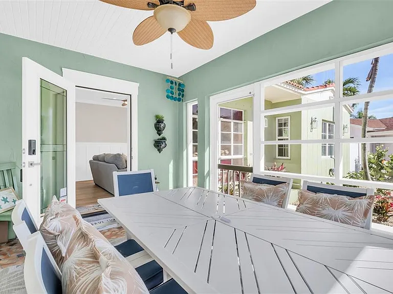 16613 Gulf Blvd — Photo 4