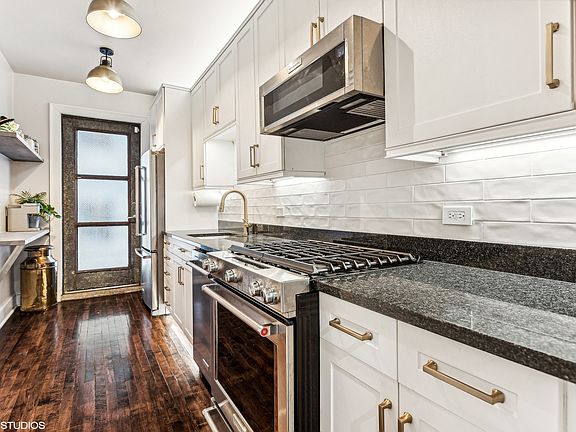 5th image of 3534 N Lake Shore Dr APT 3C
