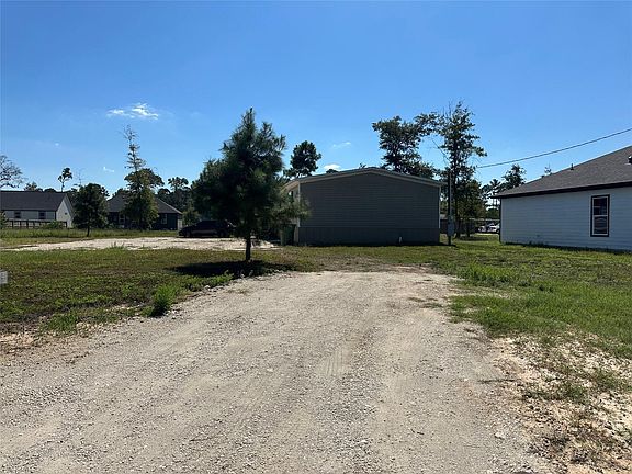 2nd image of 1016 Exotic Pine St
