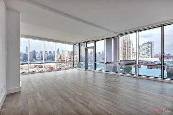 Sold by Modern Spaces | media 26