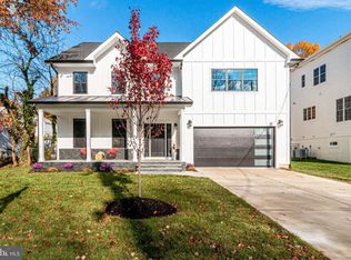 2144 Pimmit Dr, Falls Church, VA 22043