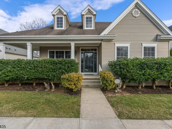 39 Falcon Way, Washington Twp., NJ 07882