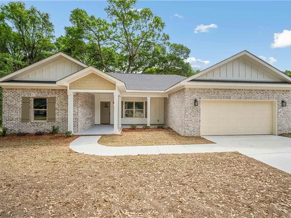 7051 Country Oaks Dr N, Irvington, AL 36544